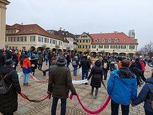 Foto von der Demonstration "Unsere Stadt hat Querdenken satt!" auf dem Marktplatz in Ludwigsburg